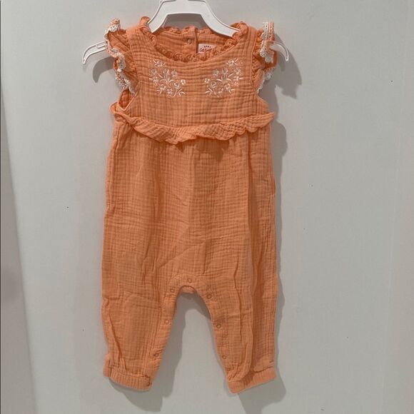 Cat & Jack Peach Baby Romper with White Embroidery Size 12M - Picture 1 of 4